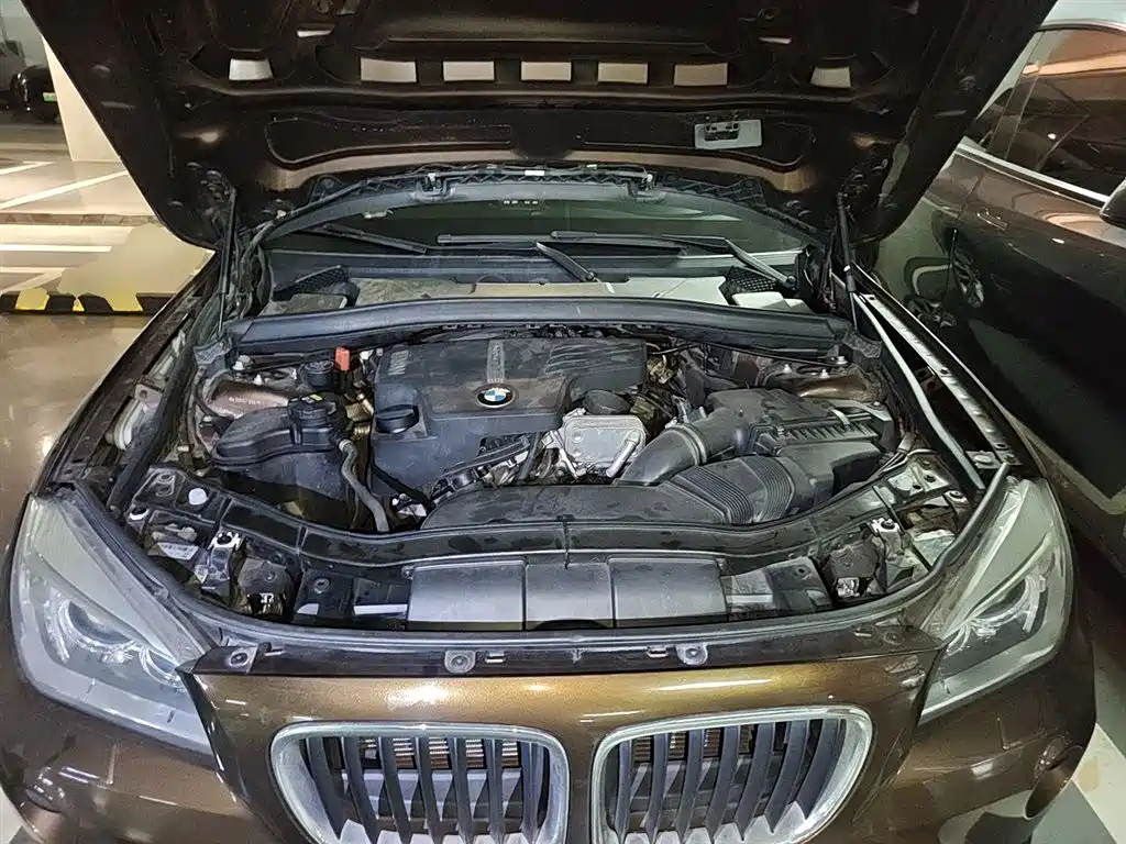 BMW X1 2014 sDrive18i Leading Edition фото 11