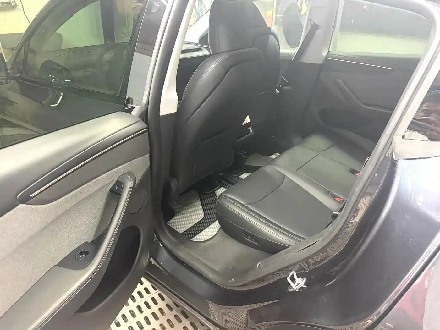 Photo 5 - Tesla Model Y