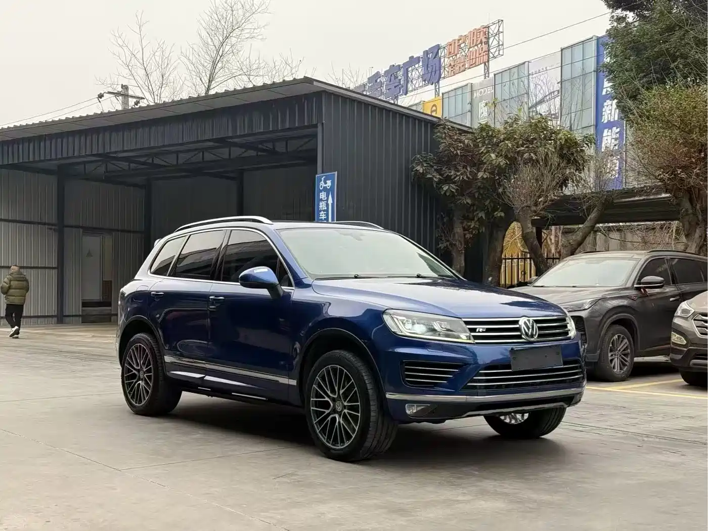 Volkswagen Touareg 2017 3.0TSI Explorer Edition фото 3