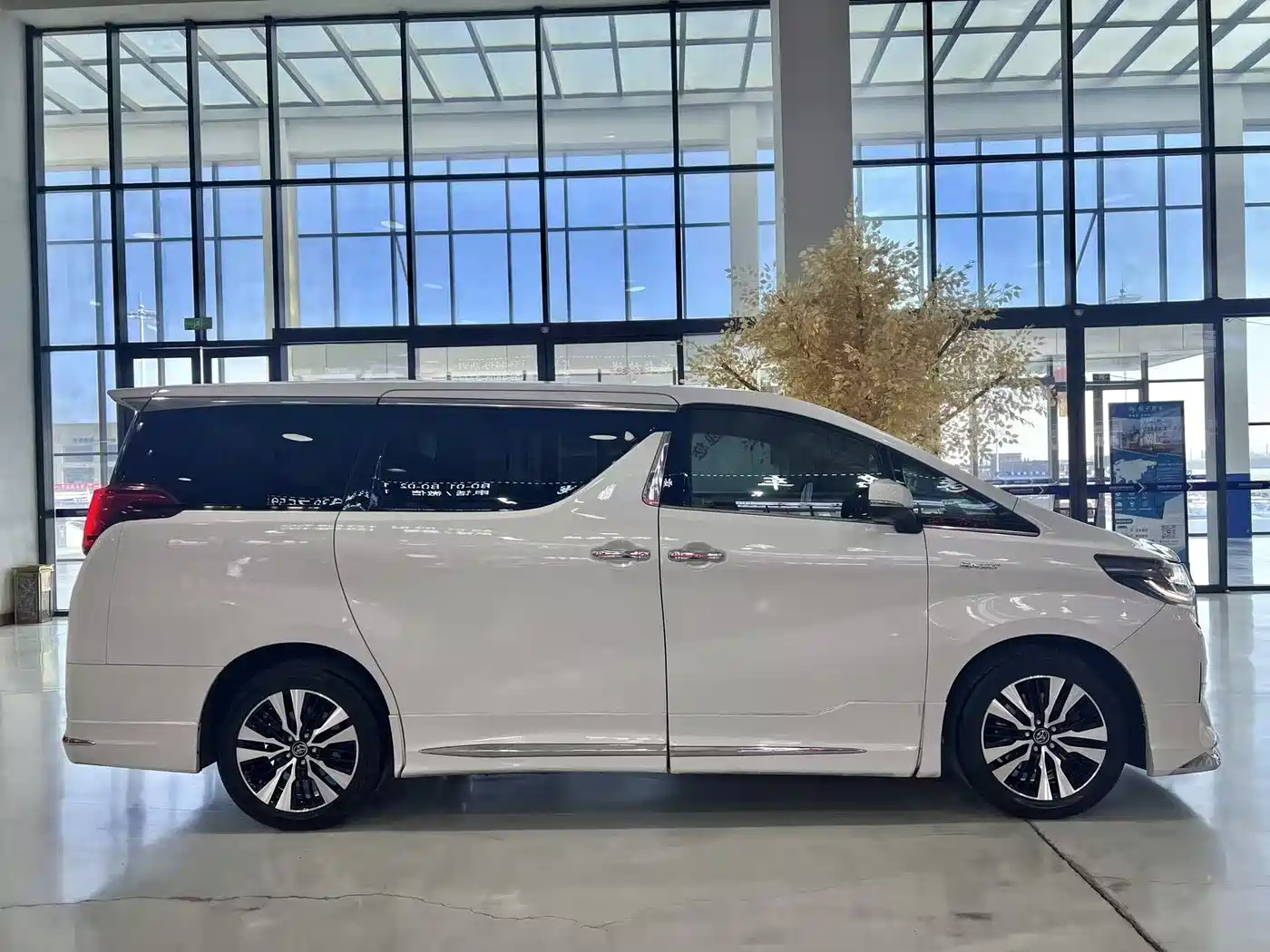 Toyota Alphard 2015 3.5L Premium Edition фото 8
