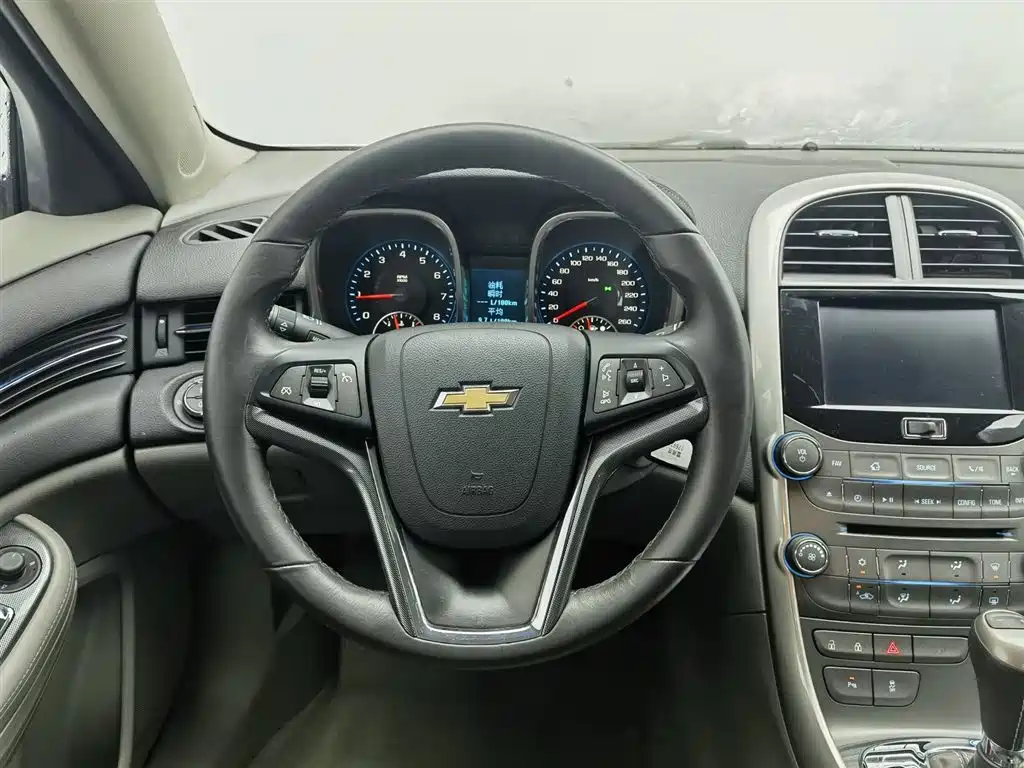 Chevrolet Malibu 2014 2.0L Automatic Luxury фото 11