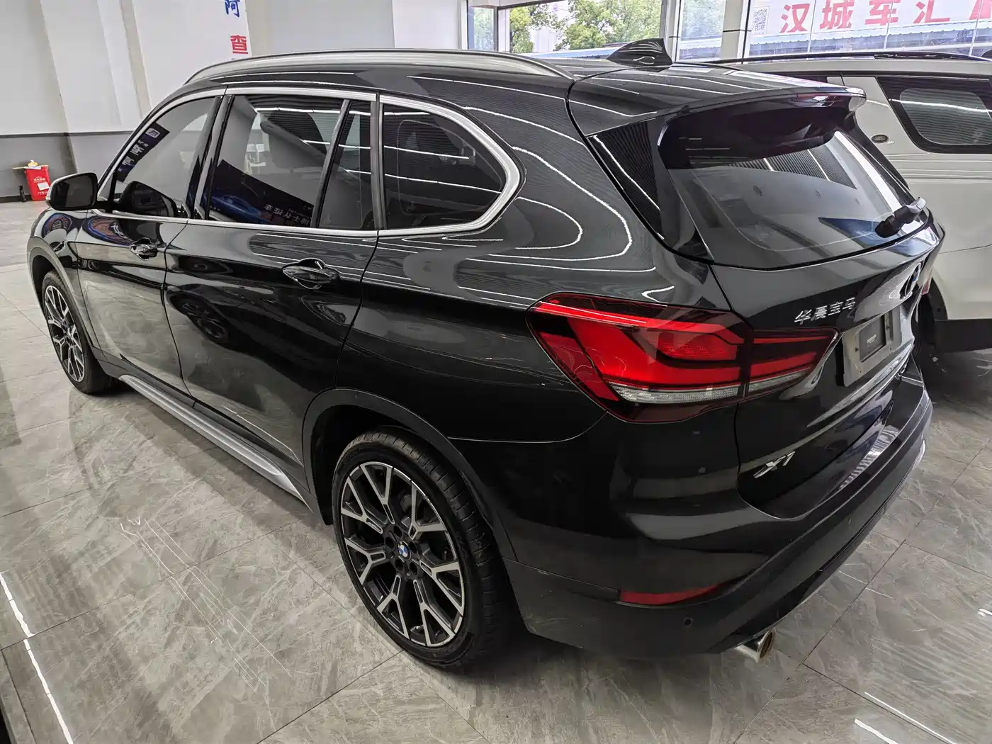 BMW X1 2022 xDrive25Li Premium фото 15