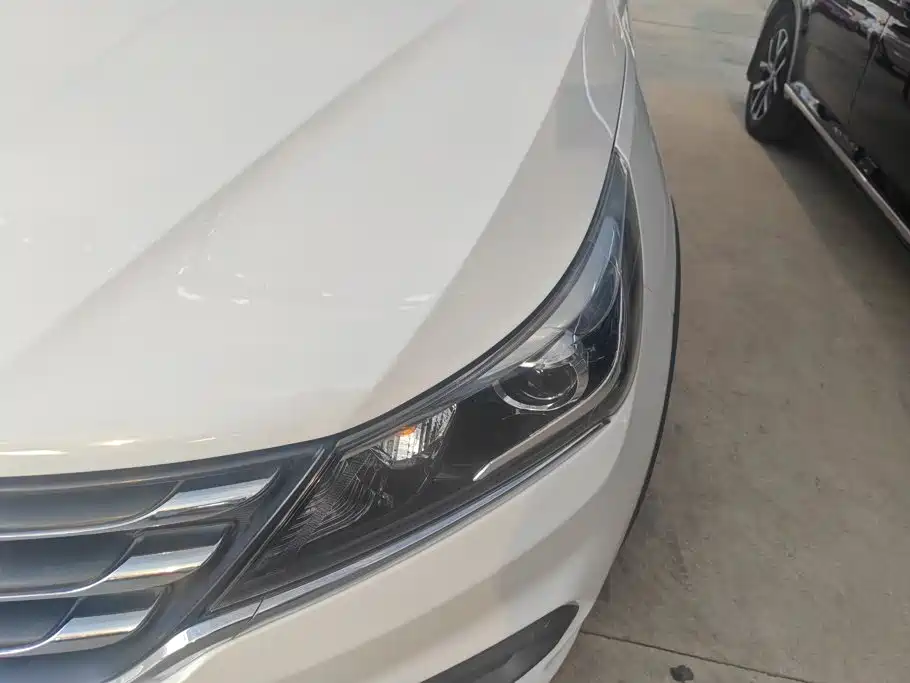 Baojun 310W 2018 2017 1.5L Manual Fashion Edition (China V)