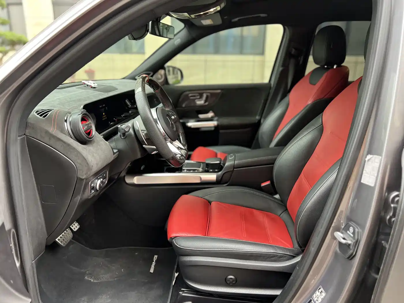 MERCEDES-BENZ GLB AMG