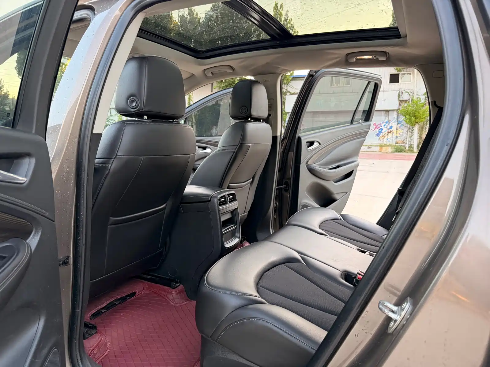 Фото 14 - Buick Envision Plus