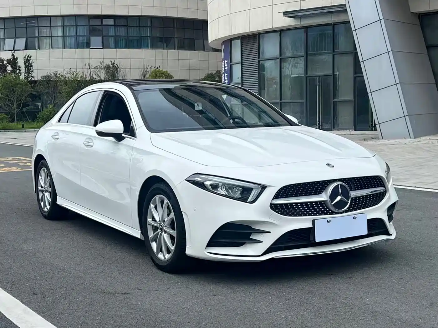 Mercedes-Benz A-Class 2020 A 200 L Sport Sedan фото 3