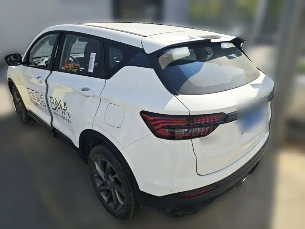 Фото 7 - Geely Coolray