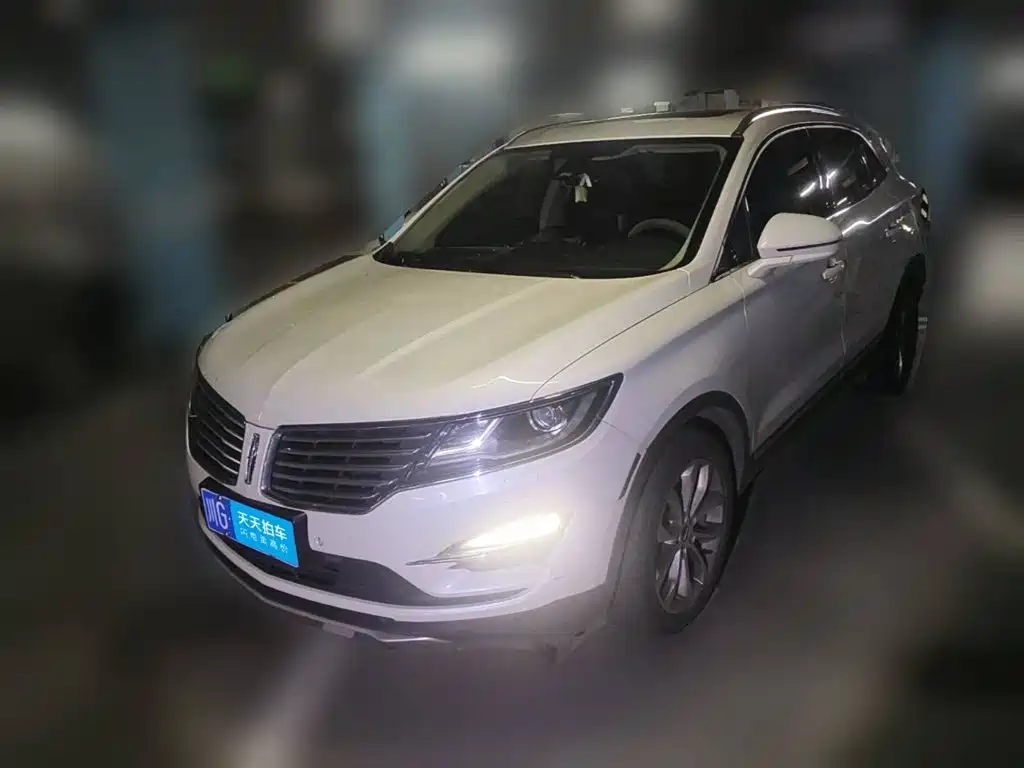 Фото 1 - Lincoln MKC