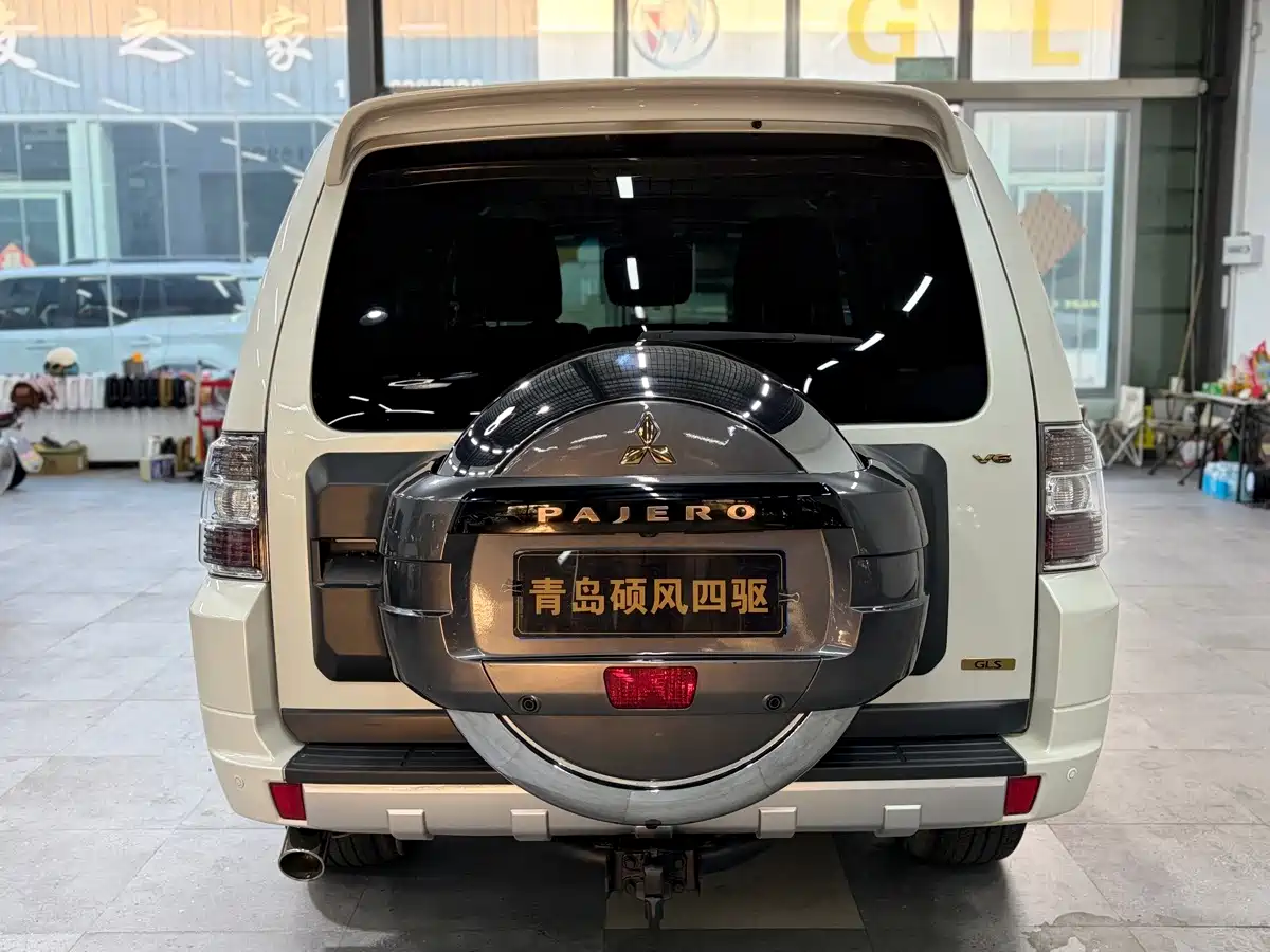 Mitsubishi Pajero (Import) 2018 2018 3.0L Automatic Premium Edition