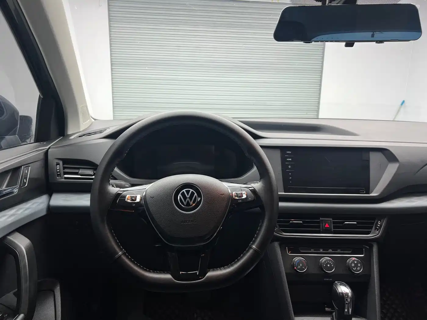 Volkswagen Tharu 2022 280TSI 2WD Trend фото 14