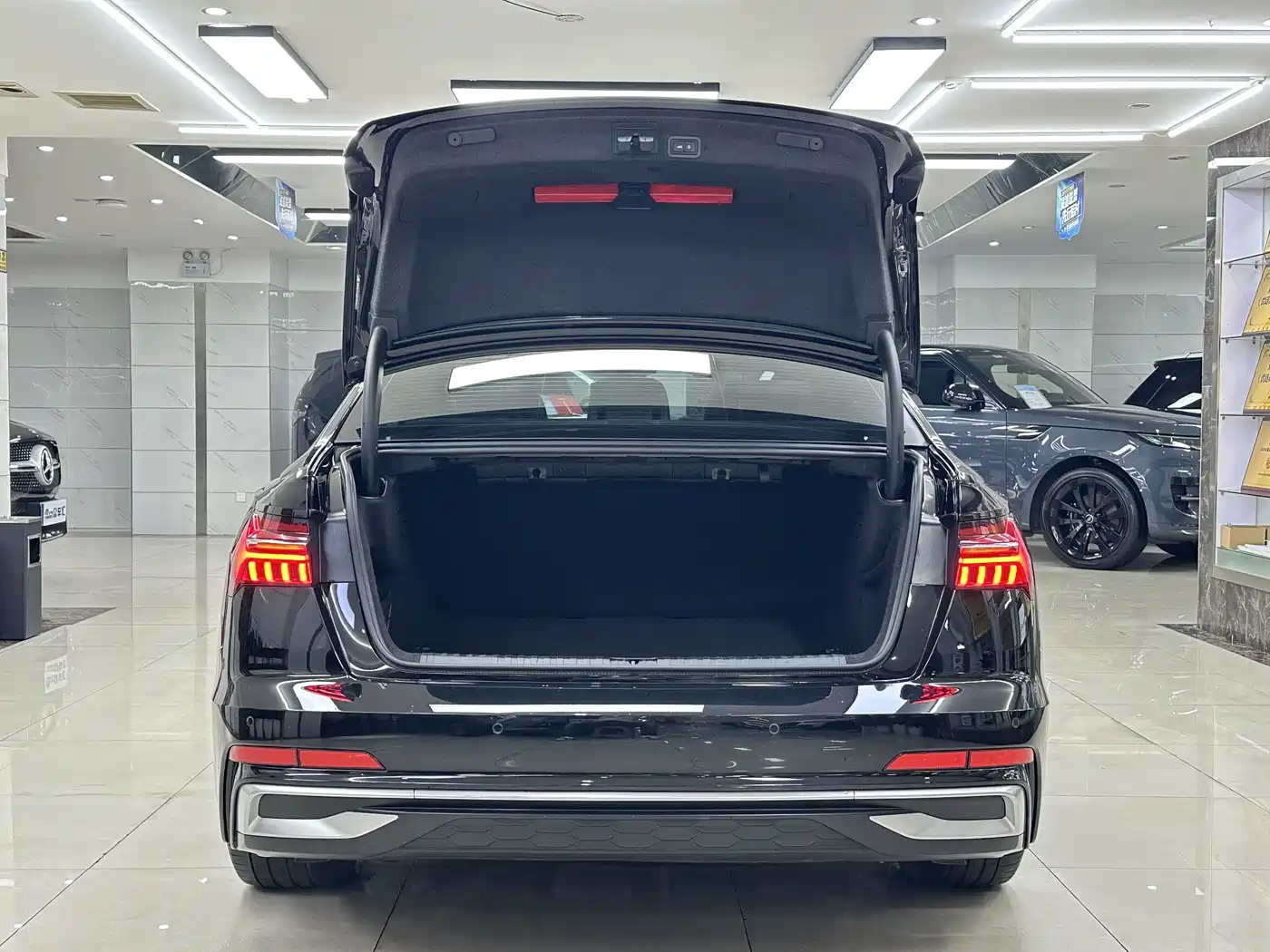 Фото 7 - Audi A6L