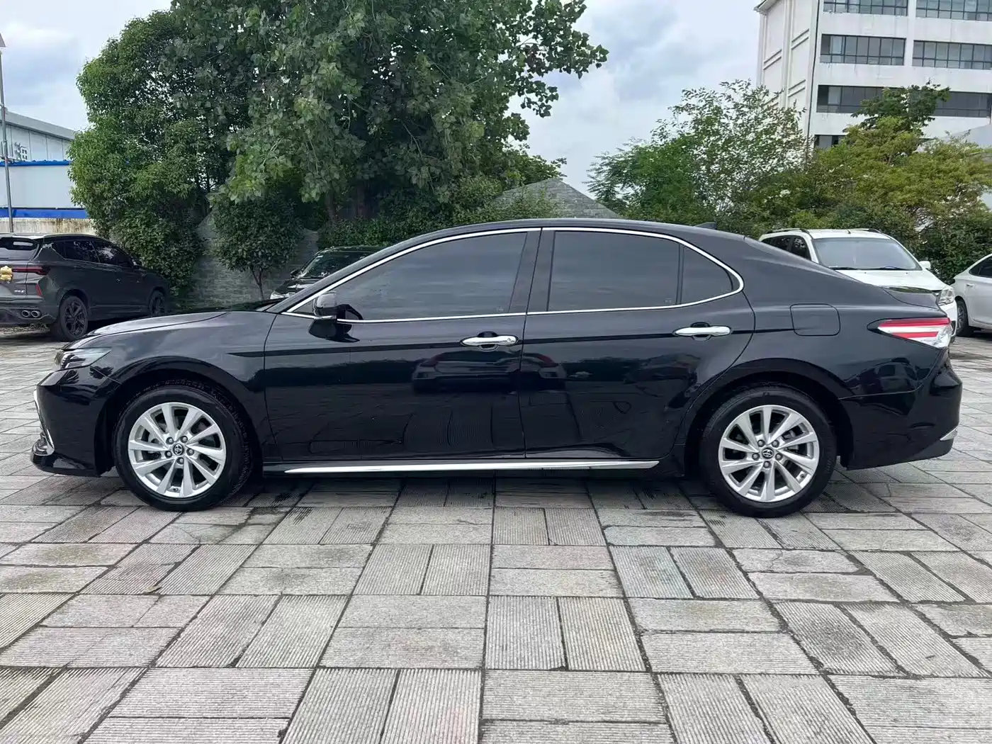 Toyota Camry 2023 2.0G Luxury Edition фото 4
