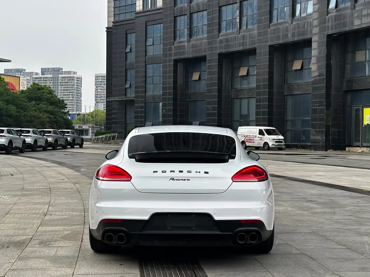 Porsche Panamera 2016 Panamera Edition 3.0T фото 8