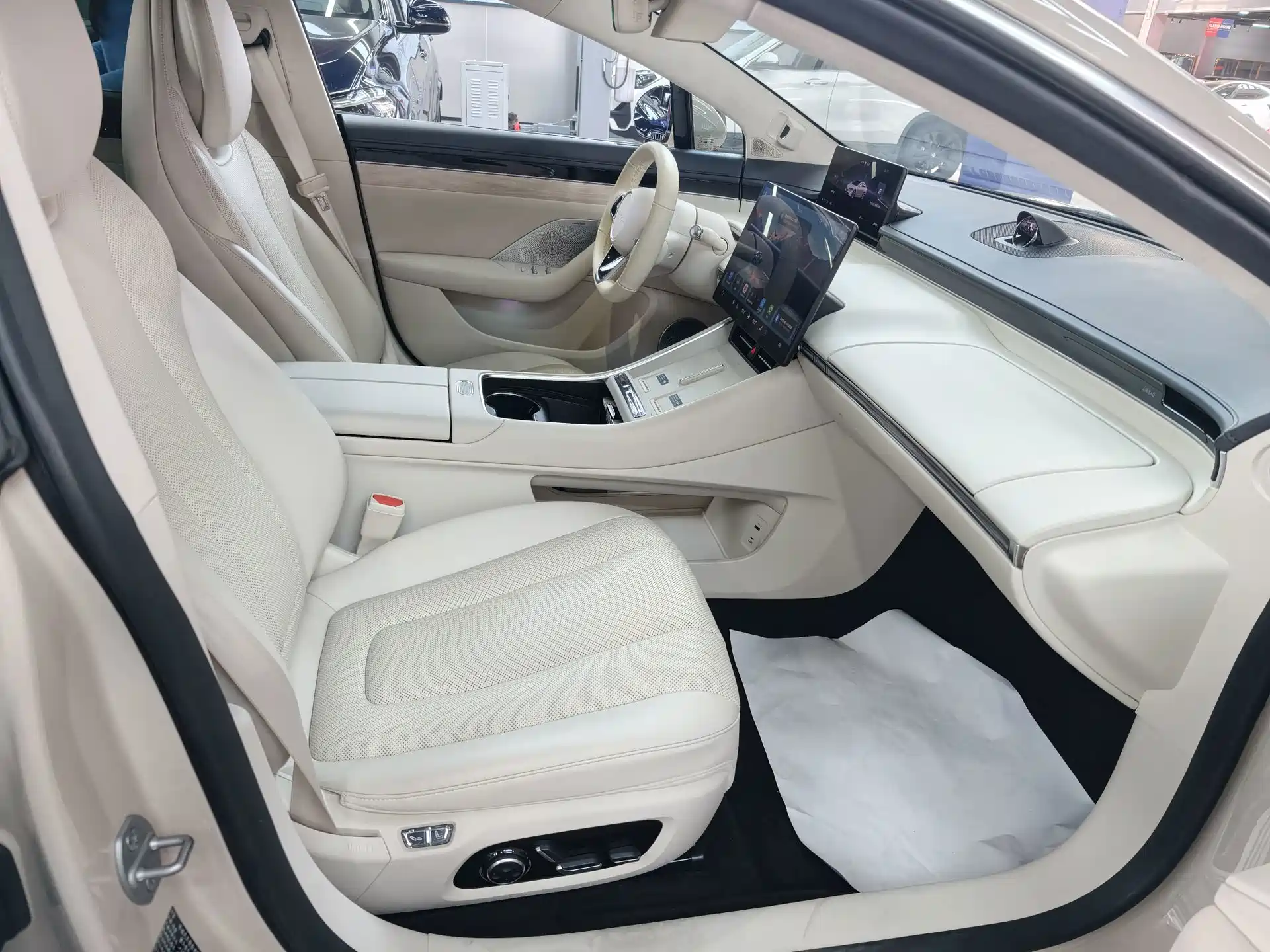 Photo 15 - Zhijie S7