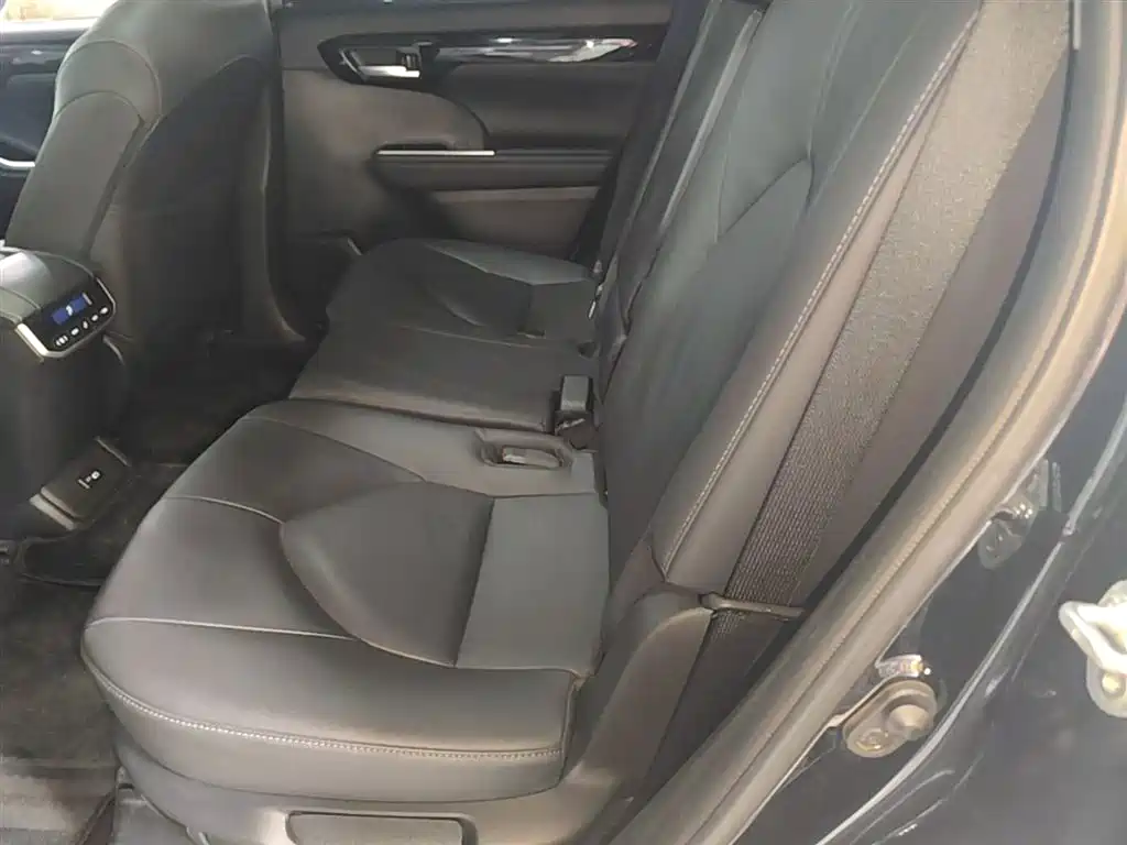 Toyota Highlander 2022 380T 4WD Premium 7-Seater фото 17