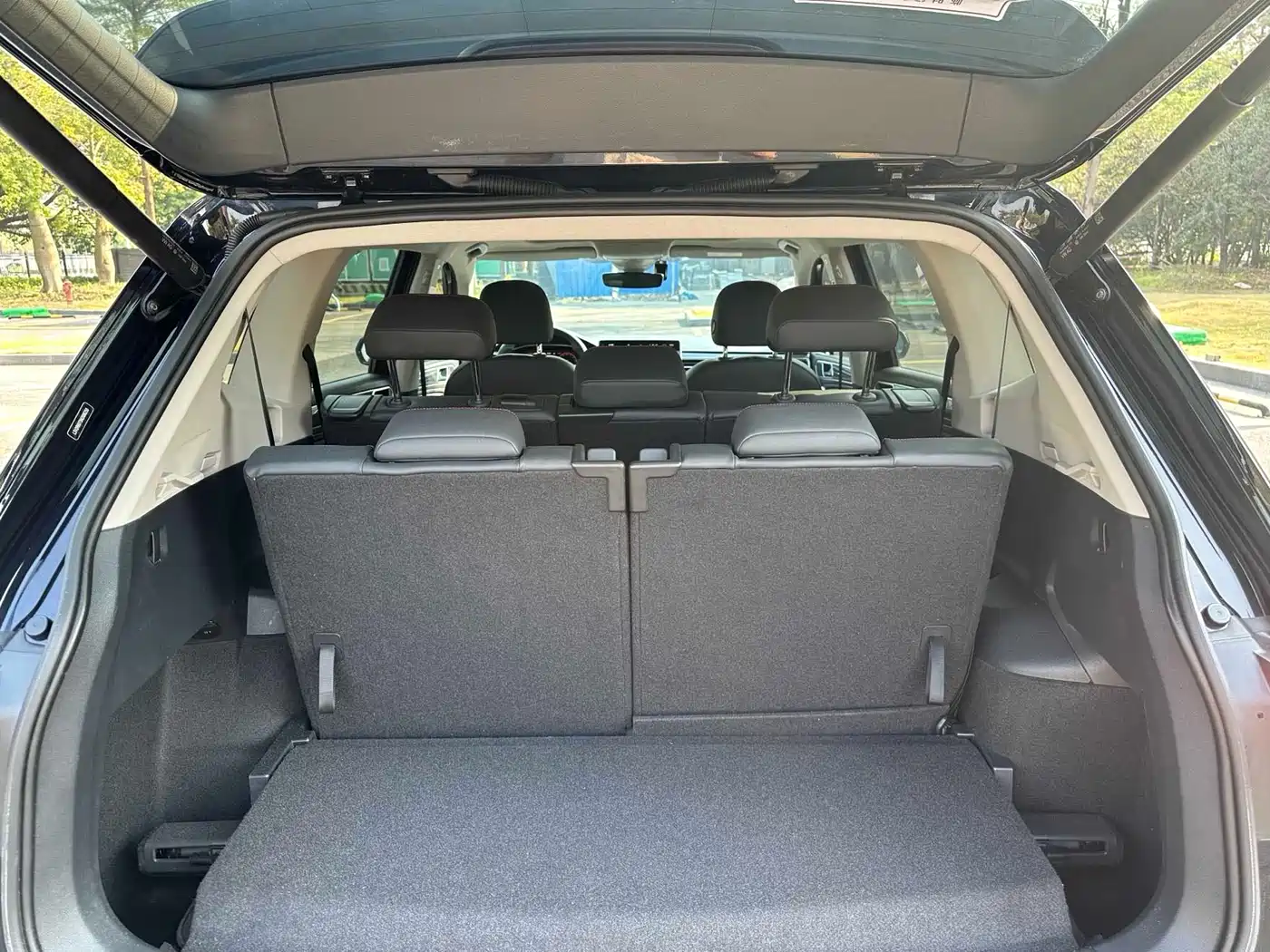 Volkswagen Tiguan L 2022 380TSI Automatic 4WD R-Line Flagship 7-Seater фото 8