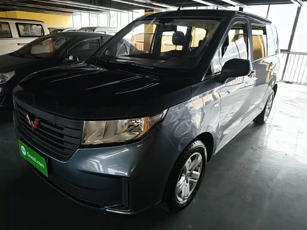 Wuling Motors Wuling Hongguang PLUS 2020 1.5L Manual Standard 5-seater