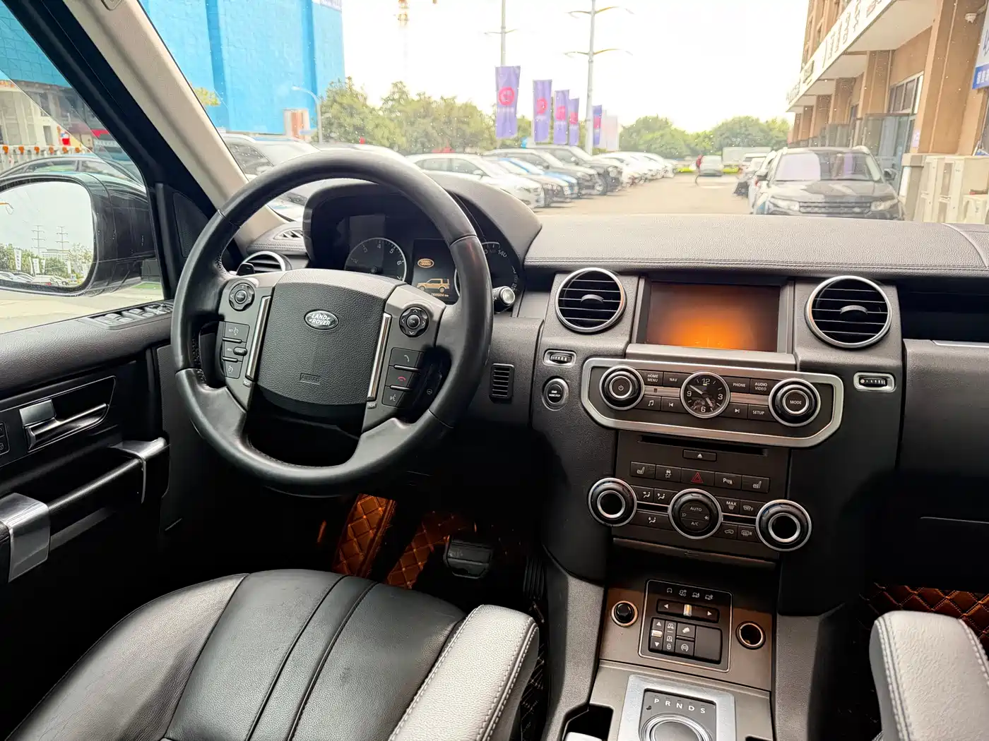 Land Rover Discovery 2016 3.0 SC V6 SE фото 8