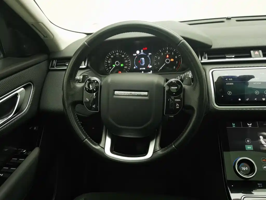Фото 11 - Land Rover Range Rover Velar