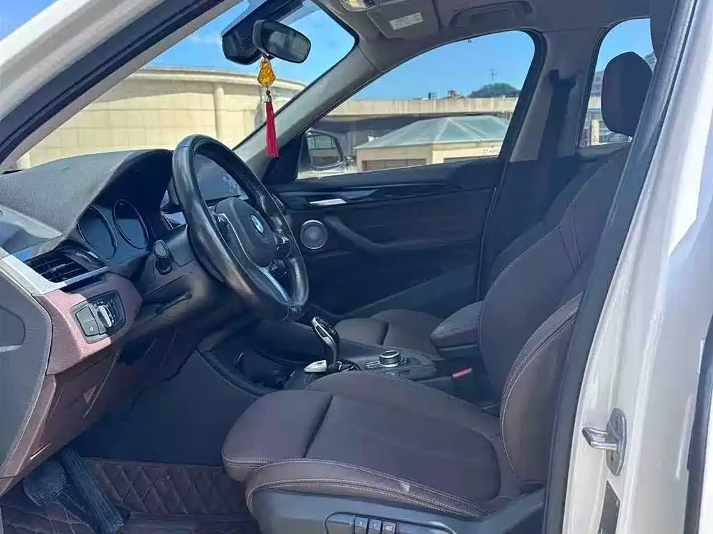 BMW X1 2021 sDrive25Li Leading фото 9
