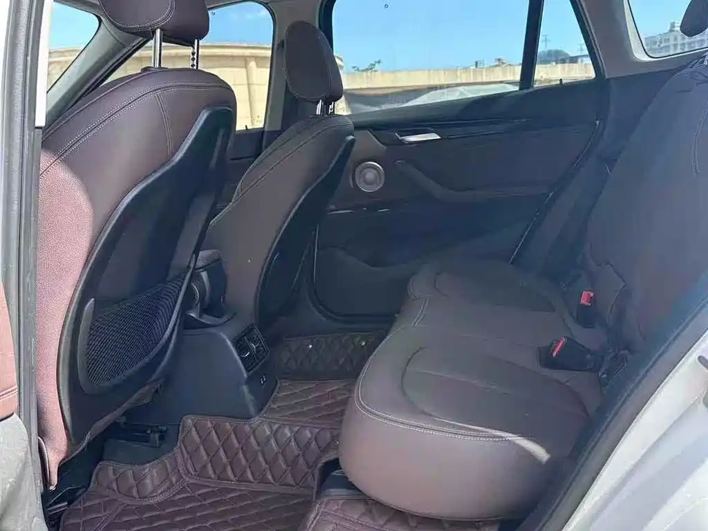 BMW X1 2021 sDrive25Li Leading фото 7