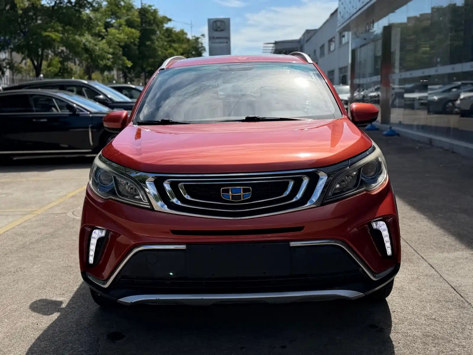 Фото 2 - Geely Vision X3