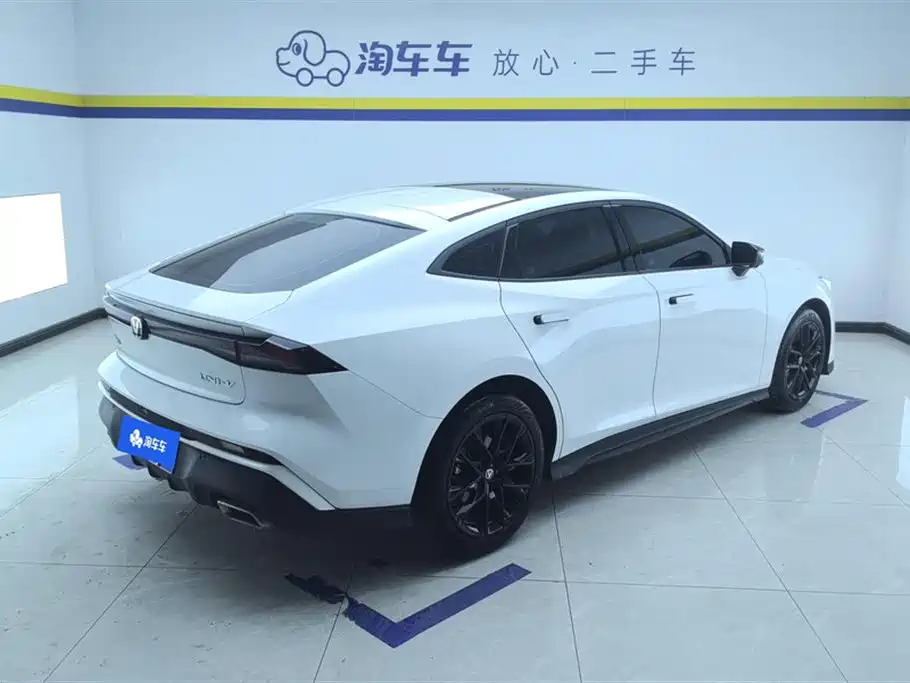 Changan UNI-V 2025 2024 1.5T Deluxe