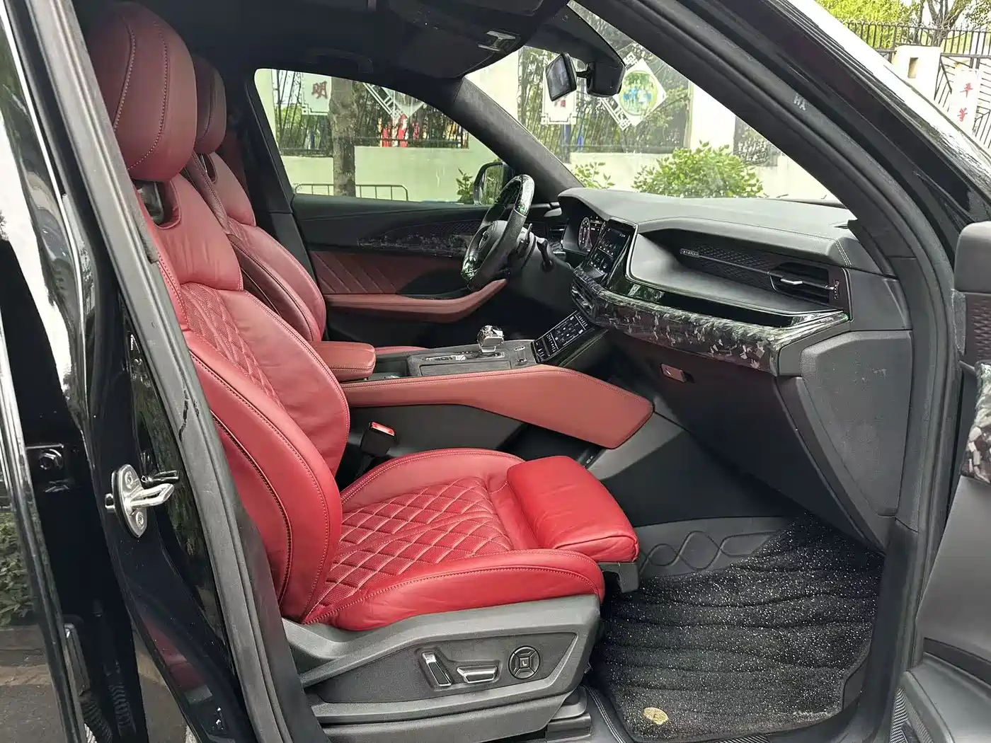 Audi Q6 2024 45 TFSI quattro Black Warrior Edition 6-seater фото 15