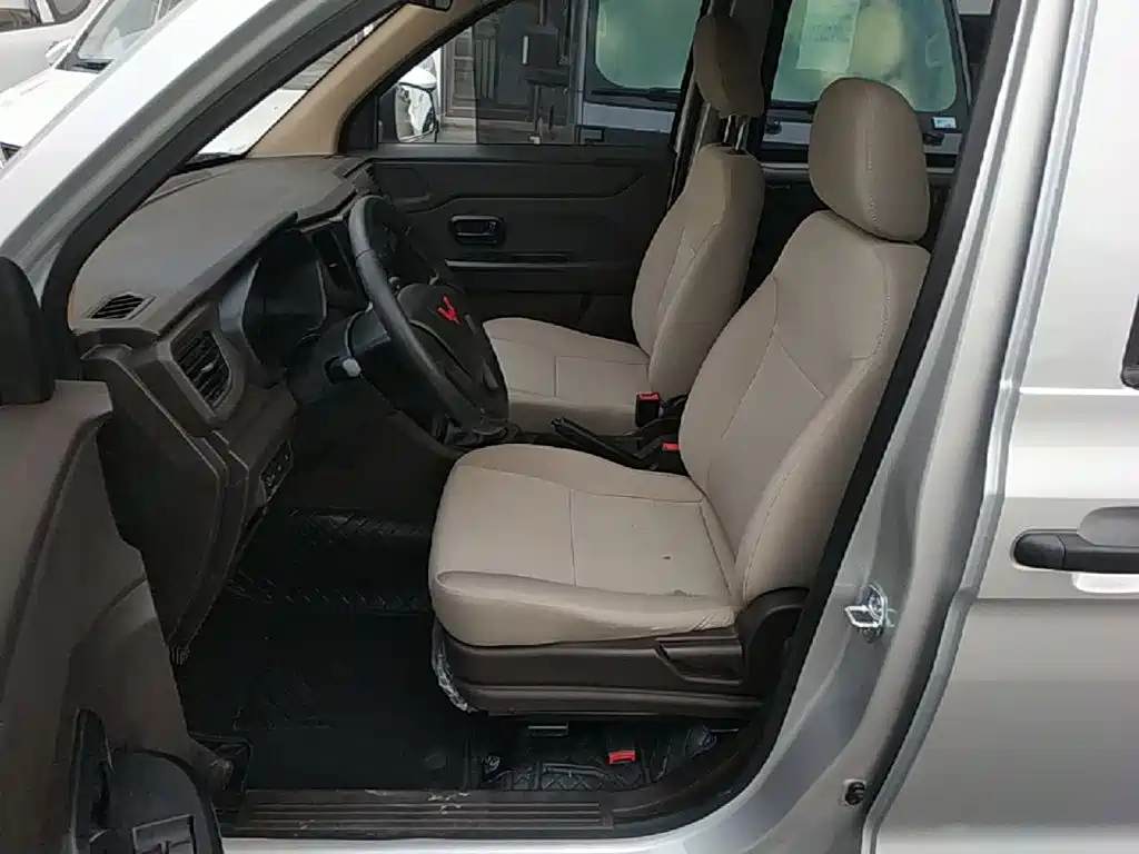Wuling Motors Wuling Hongguang V 2025 2022 1.5L Power Take Edition Electric Power Steering LAR