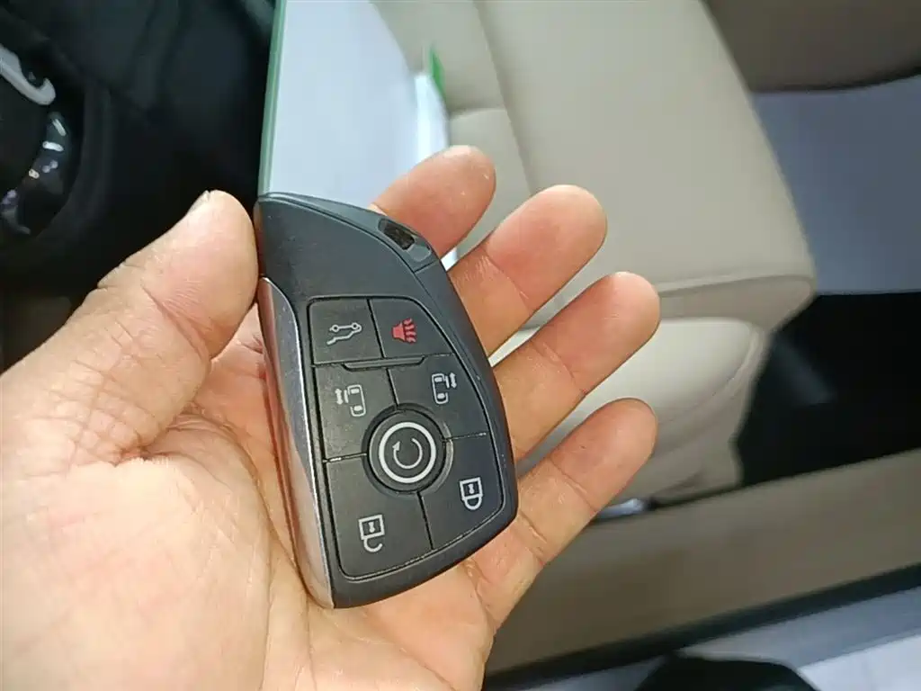 Buick GL8 New Energy 2025 Land Honor Premium Edition 7-Seater фото 9