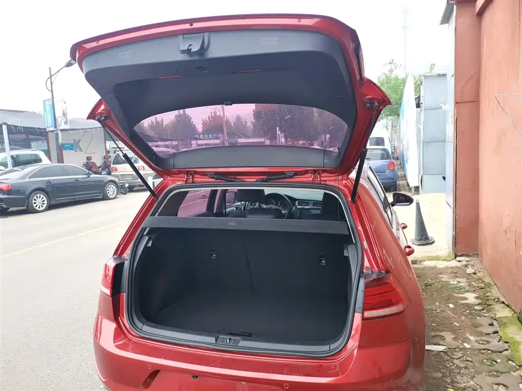 Volkswagen Golf 2018 230TSI Automatic Comfort фото 16