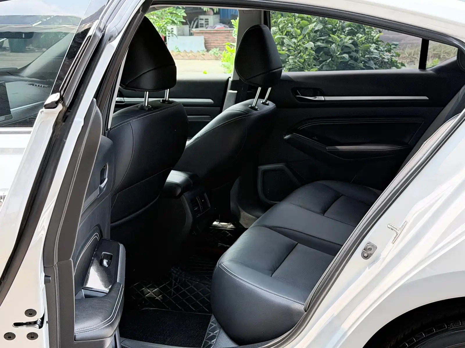 Photo 8 - Nissan Teana