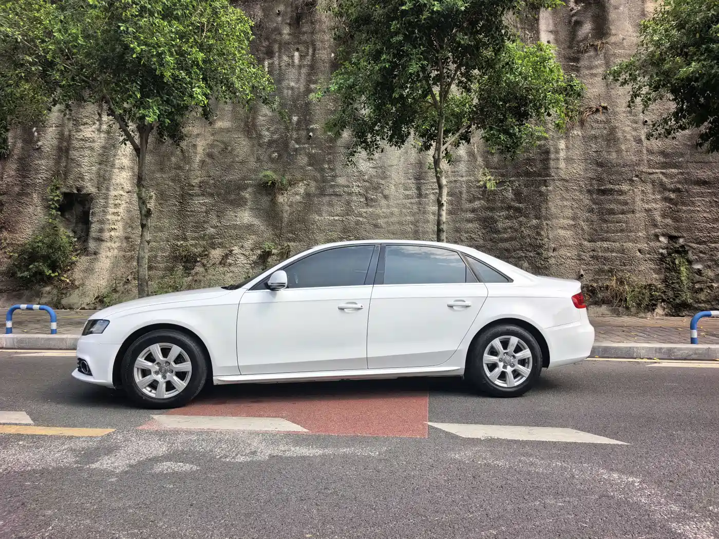 Фото 4 - Audi A4L