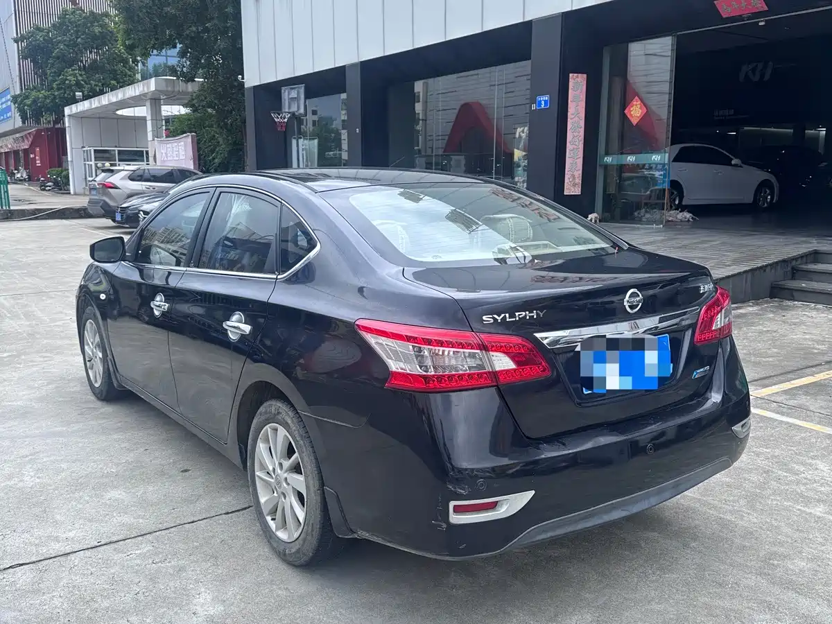 Фото 7 - Nissan Sylphy