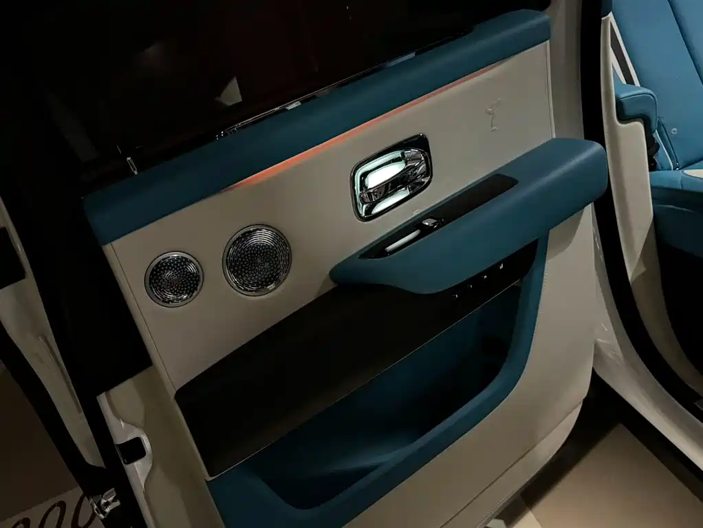 Rolls-Royce Cullinan 2018 4-Seater Version фото 10