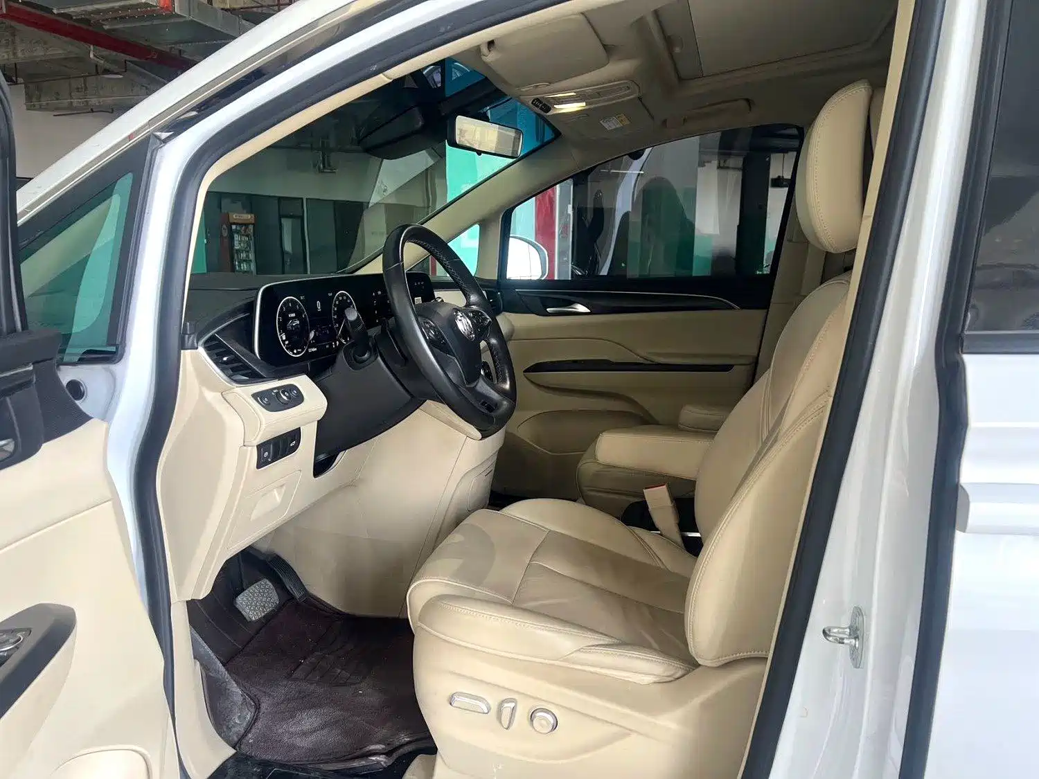 Фото 2 - Buick GL8
