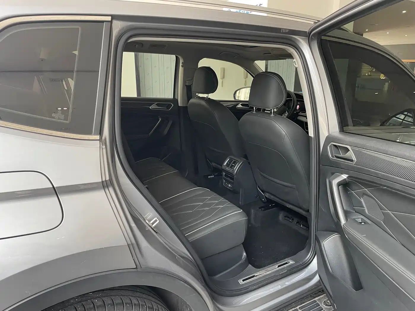  Volkswagen Tiguan L 2022 330TSI Auto 2WD R-Line Premium Edition 8