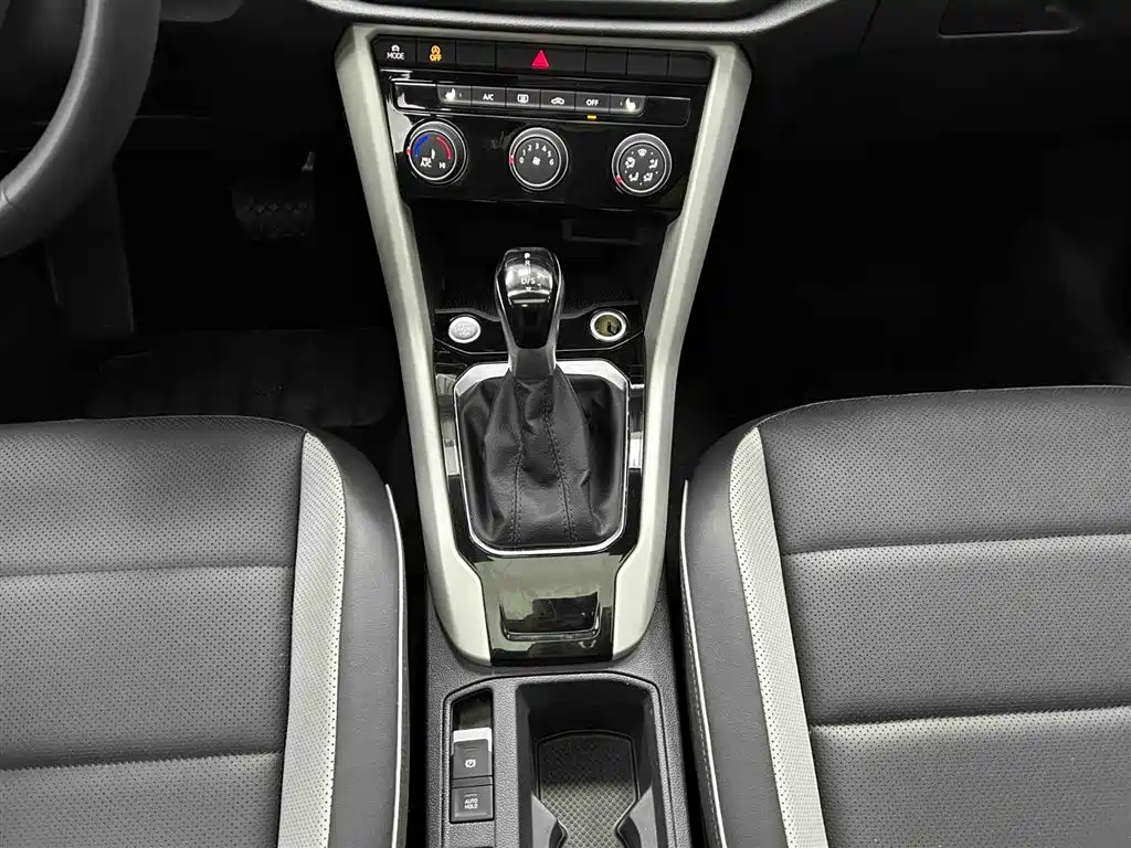 Volkswagen T-ROC 2023 280TSI DSG 2WD Time Edition фото 5