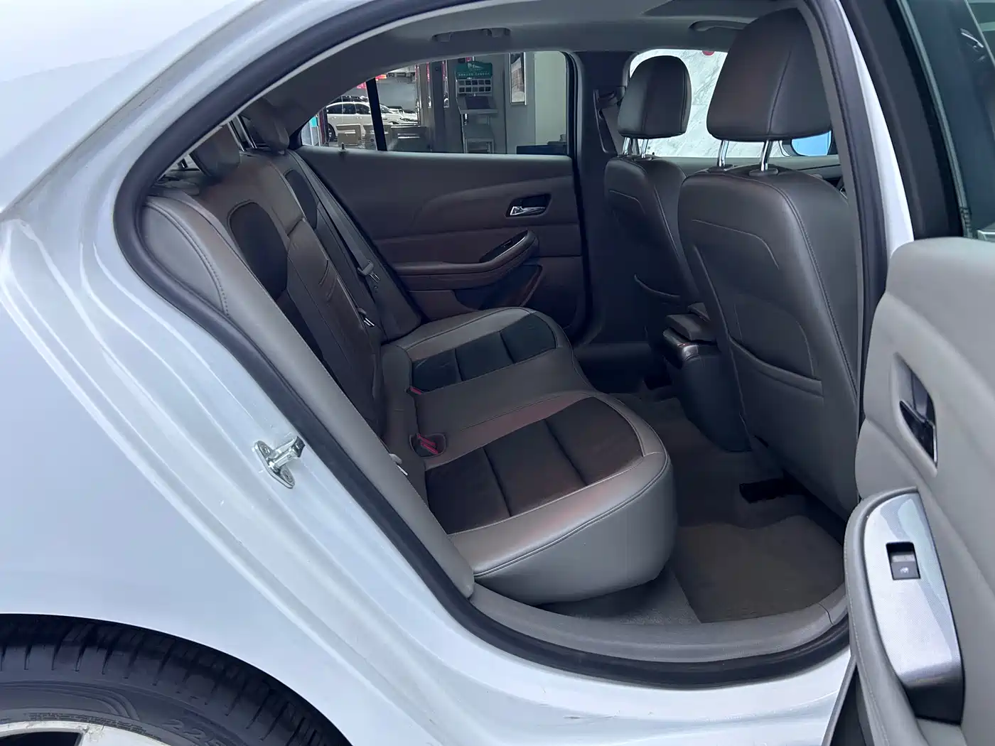 Chevrolet Malibu 2012 2.0L Automatic Comfort Edition фото 11