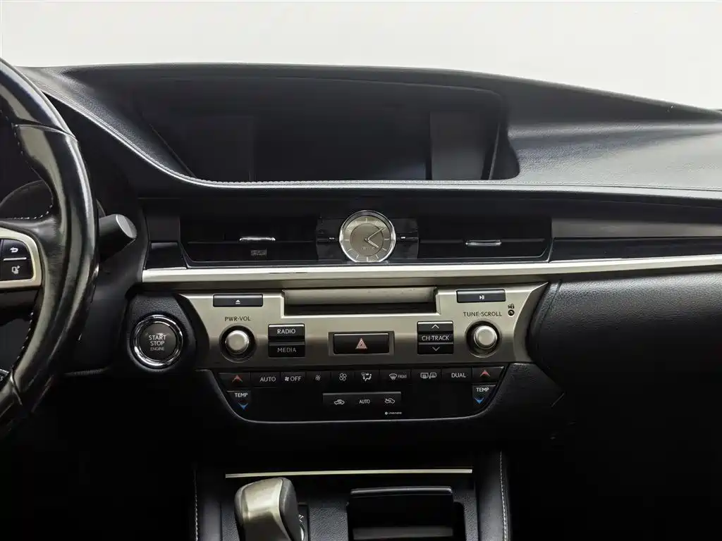 Lexus ES 2015 200 Elite Edition фото 12