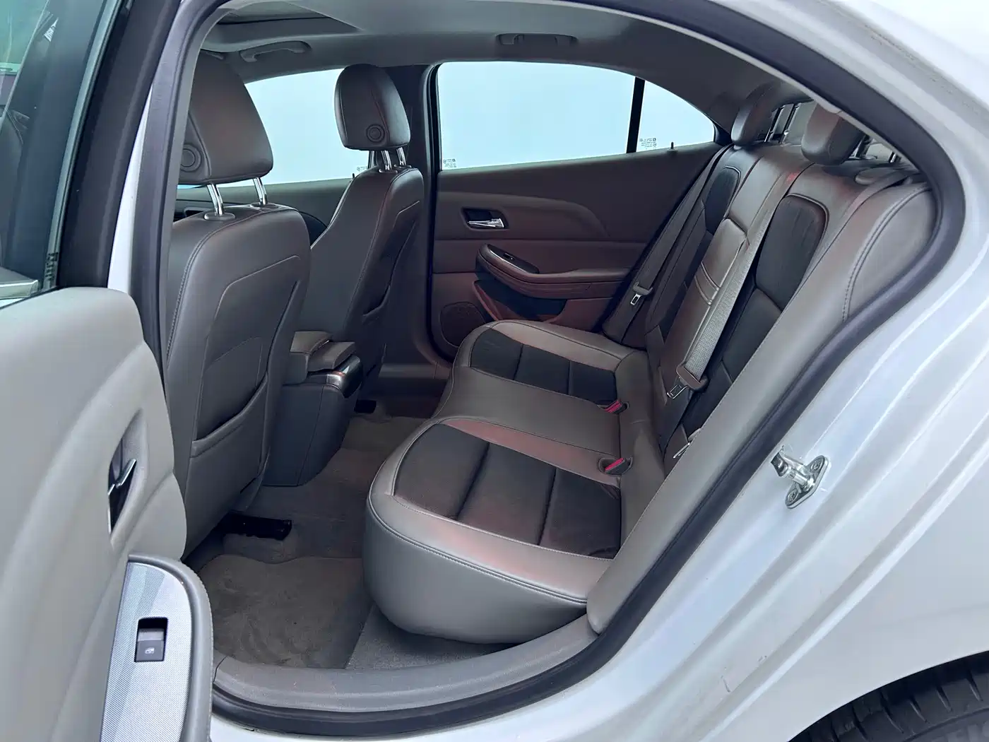 Chevrolet Malibu 2012 2.0L Automatic Comfort Edition фото 9
