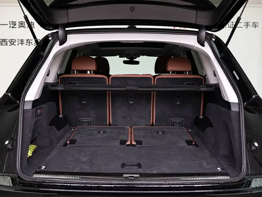 Audi Q7 2023 55 TFSI quattro S Premium фото 9