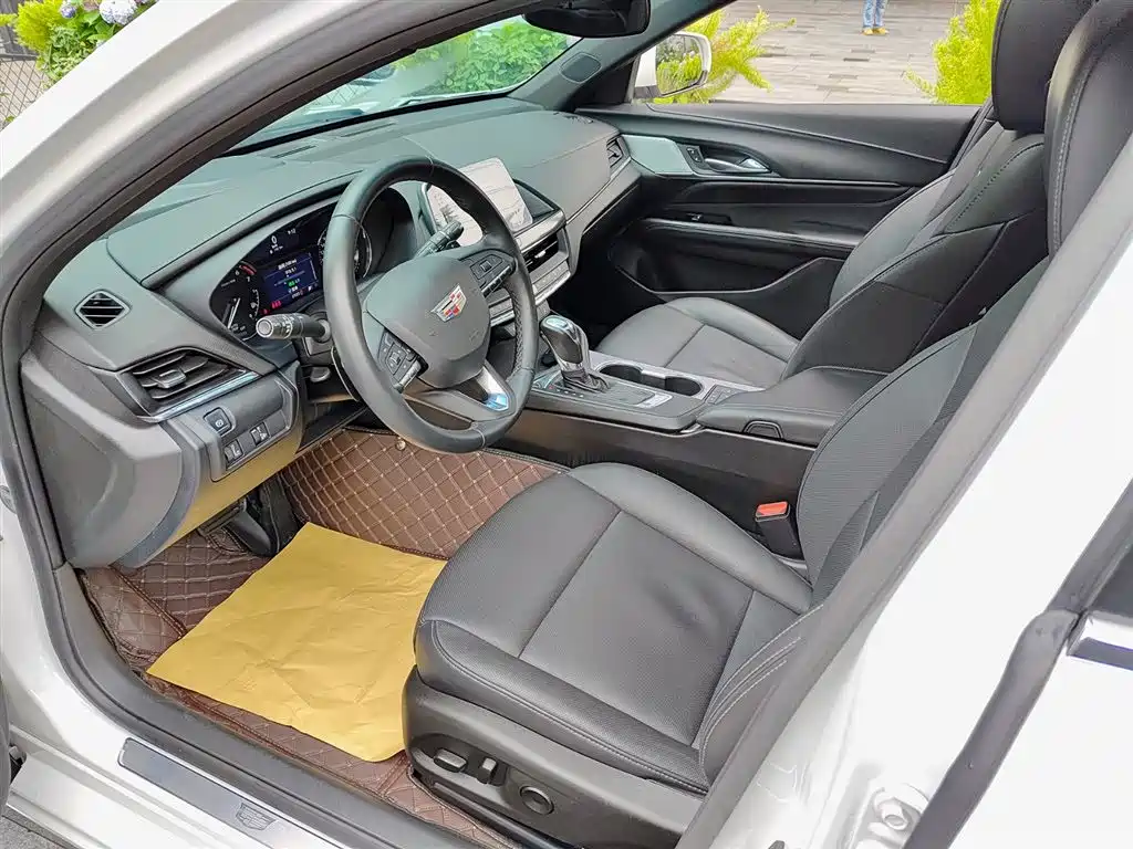 CADILLAC CT4
