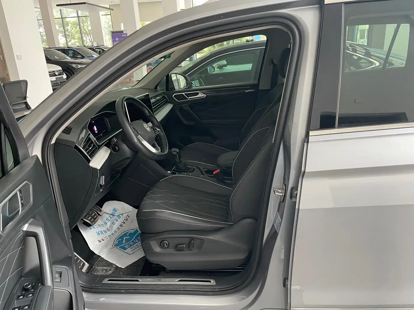  Volkswagen Tiguan L 2022 330TSI Auto 2WD R-Line Premium Edition 5