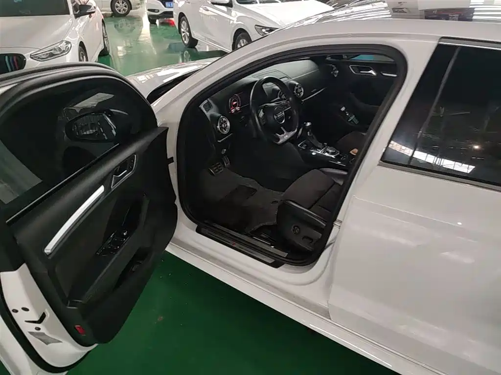 Audi S3 2017 Facelift S3 2.0T Limousine фото 16