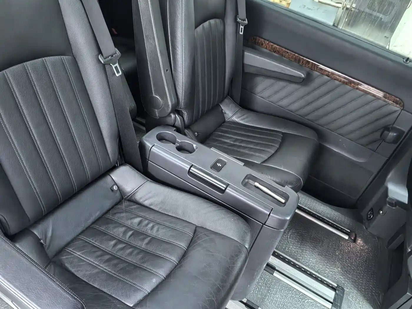 Mercedes-Benz Viano (Import) 2011 3.5L 125th Anniversary Edition 7-Seater фото 16