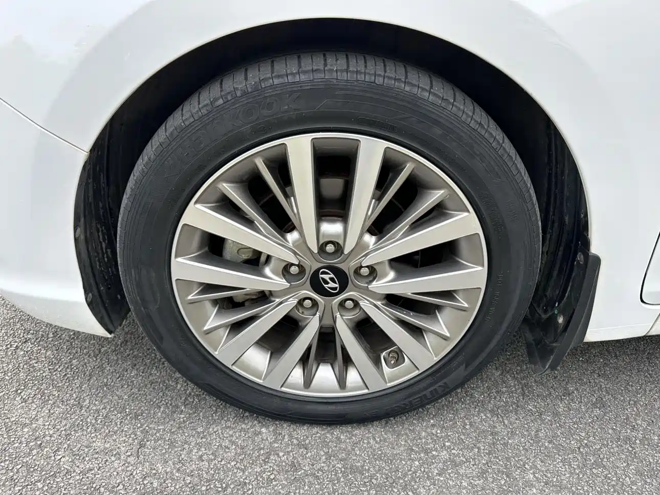 HYUNDAI NAME PICTURE