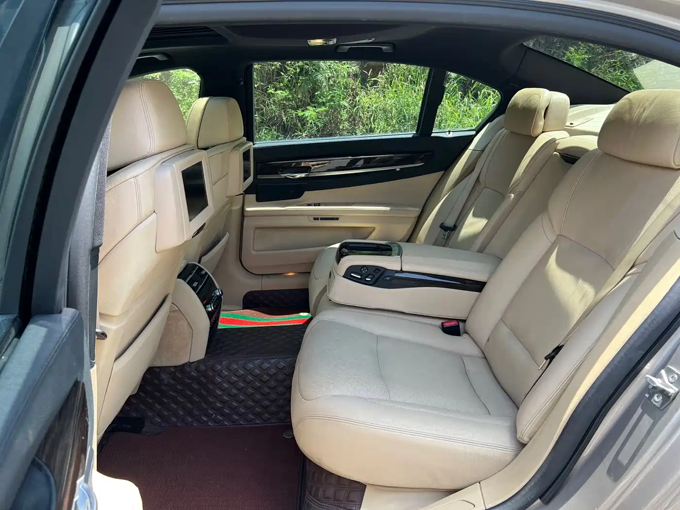 BMW 7 Series 2010 2009 740Li Premium