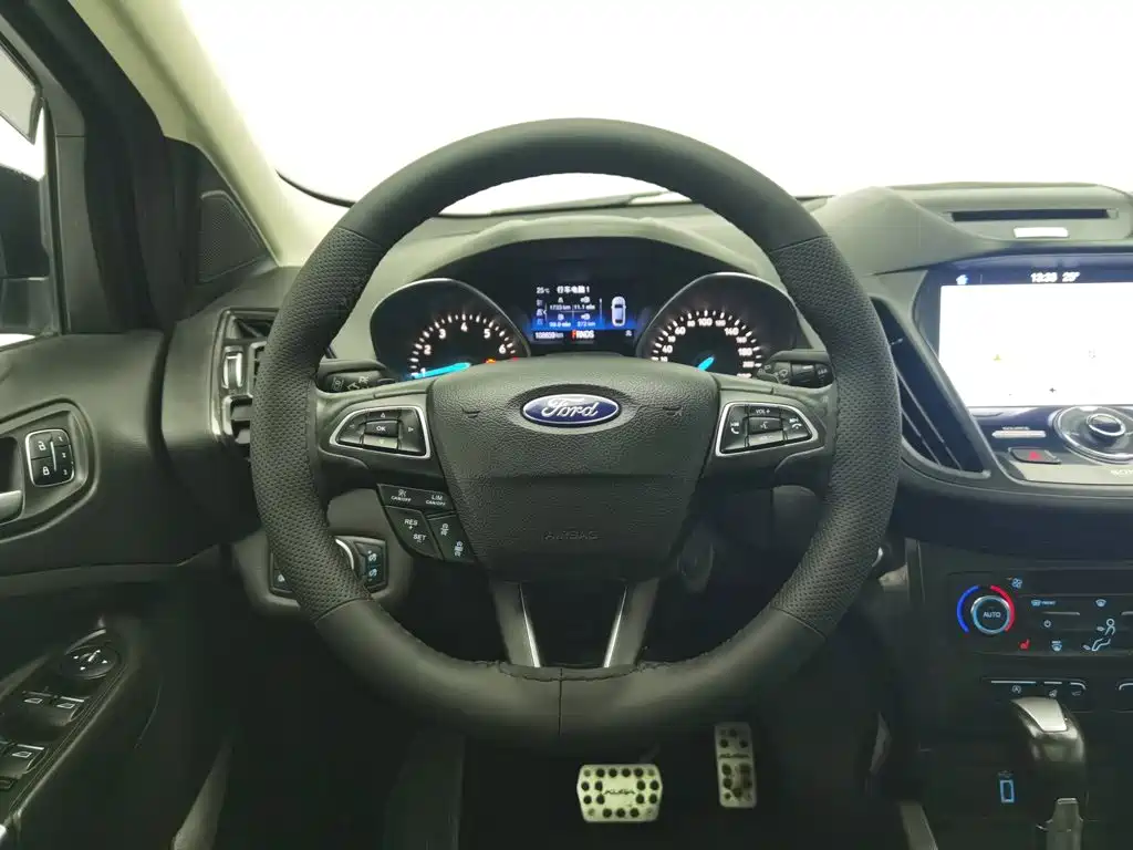 Фото 11 - Ford Kuga