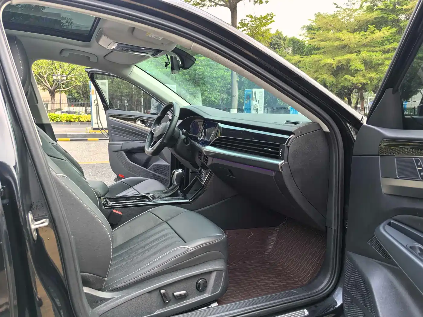 Volkswagen Passat 2022 330TSI Starlight Elite Edition фото 13